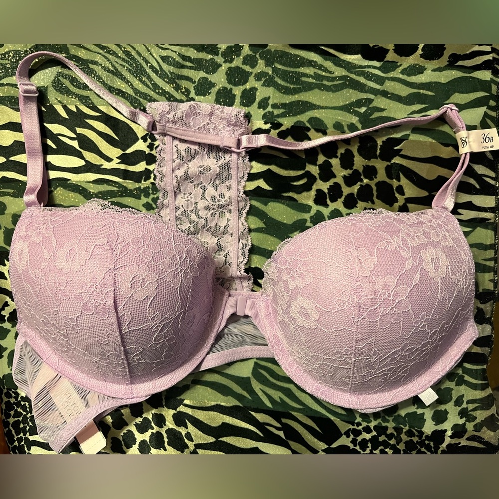 NWT 36B Victoria’s Secret Push-up Tee Shirt Bra, lace racer back, front closure